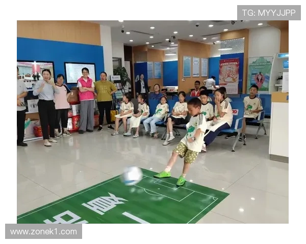 假动作规则：一般允许，但点球跑动后假动作为犯规